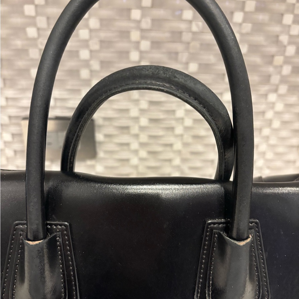 AUTH GIVENCHY ANTIGONA MEDIUM BAG IN BOX LEATHER BLACK - FOR REPAIR / PARTS - Picture 4 of 11